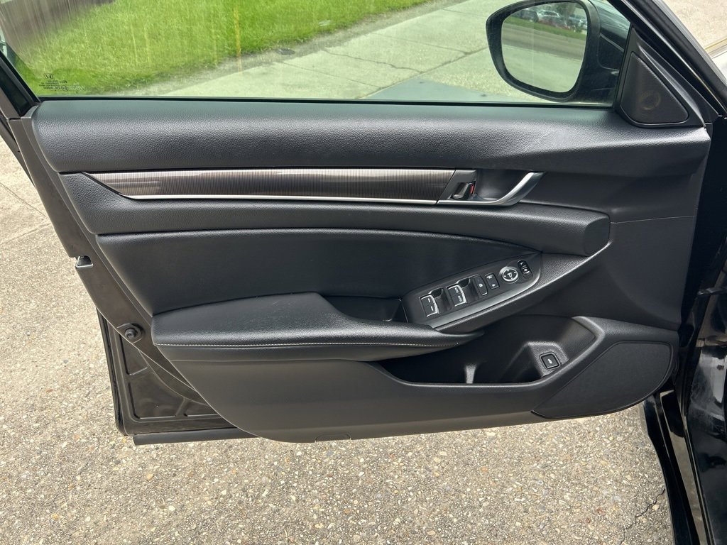Used 2021 Honda Accord Sport image 11