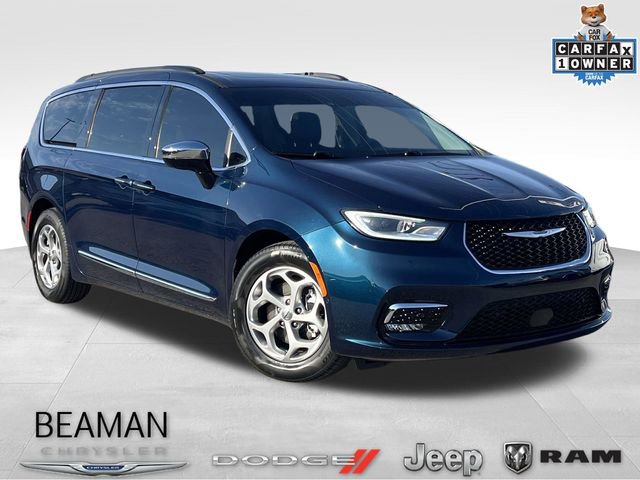 Used 2023 Chrysler Pacifica Limited image 1