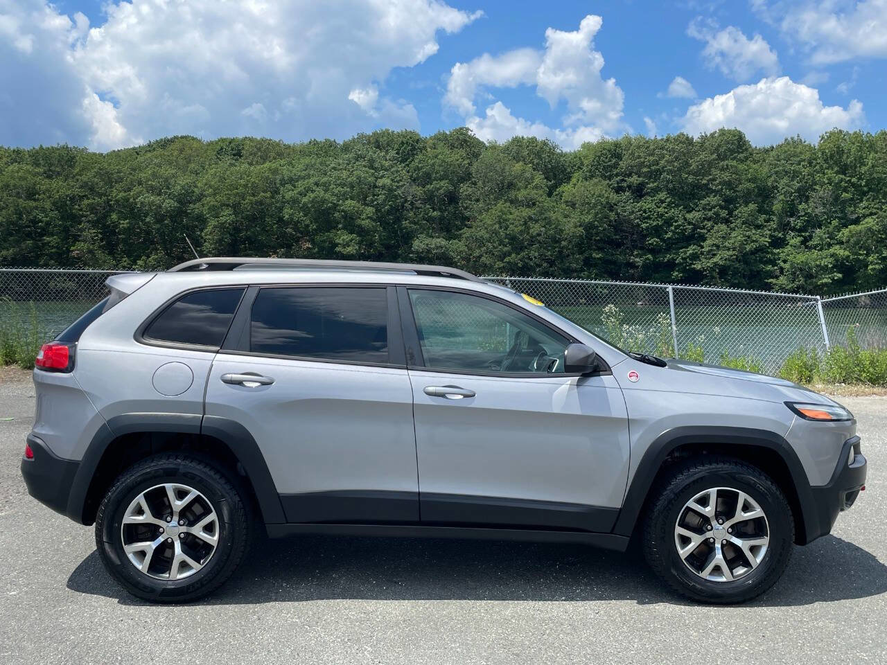 Used 2014 Jeep Cherokee Trailhawk w/ Leather Interior Group image 8