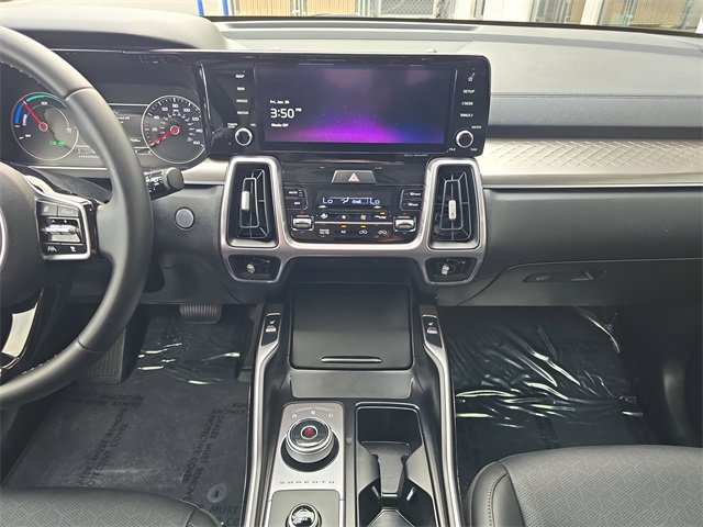 Used 2024 Kia Sorento EX w/ Panoramic Sunroof Package image 13
