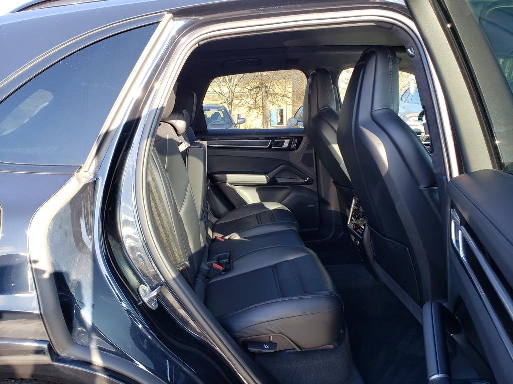 Used 2022 Porsche Cayenne GTS w/ Sport Chrono Package (8LH) image 15