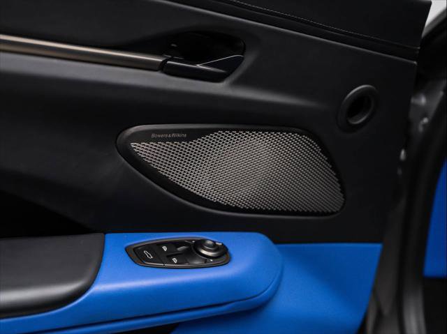 Used 2025 Aston Martin V8 Vantage Coupe image 21