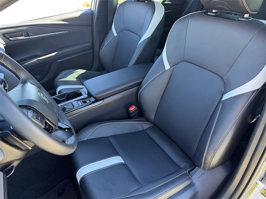 Used 2025 Toyota Camry SE w/ Convenience Package image 26