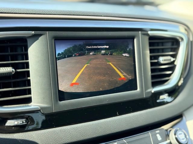 Used 2022 Chrysler Voyager LX FWD image 14