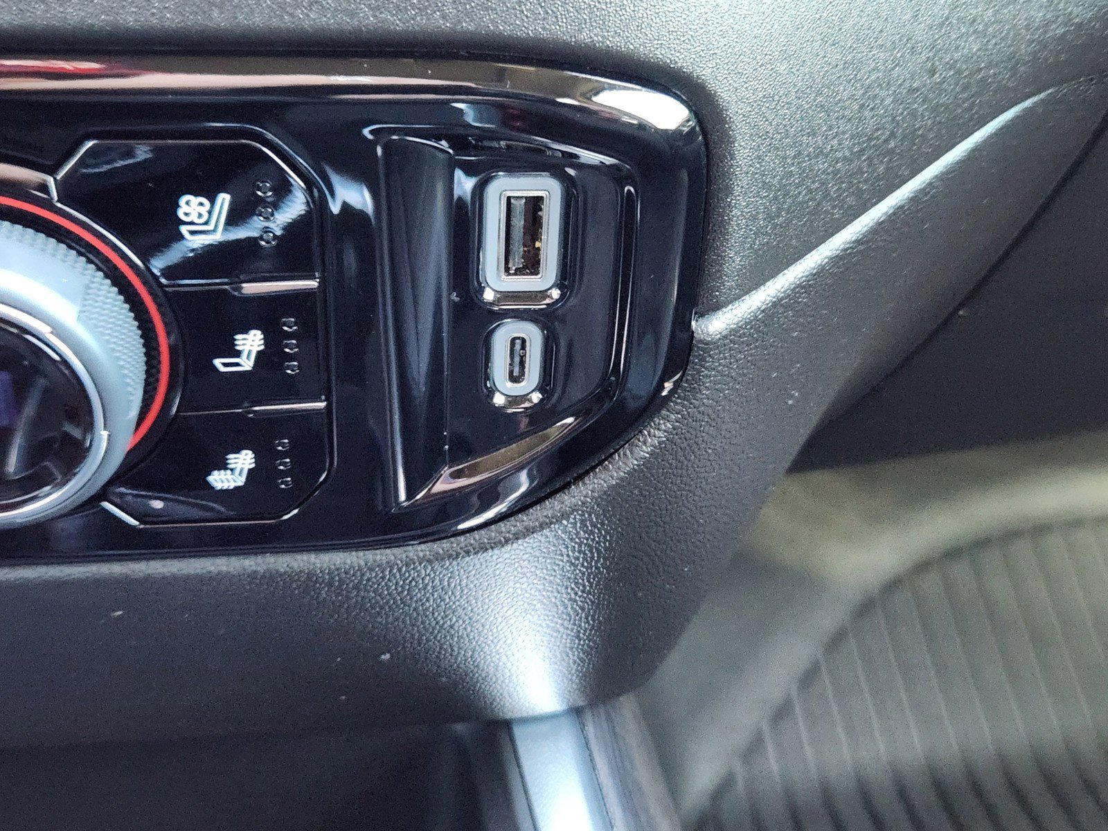 Used 2025 Chevrolet Silverado 1500 LTZ w/ LTZ Premium Texas Edition image 16