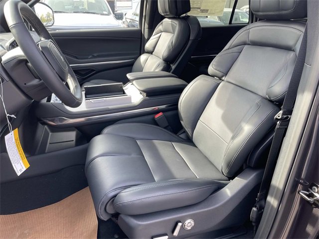 New 2025 Lincoln Navigator L Reserve w/ Jet Appearance Package image 21