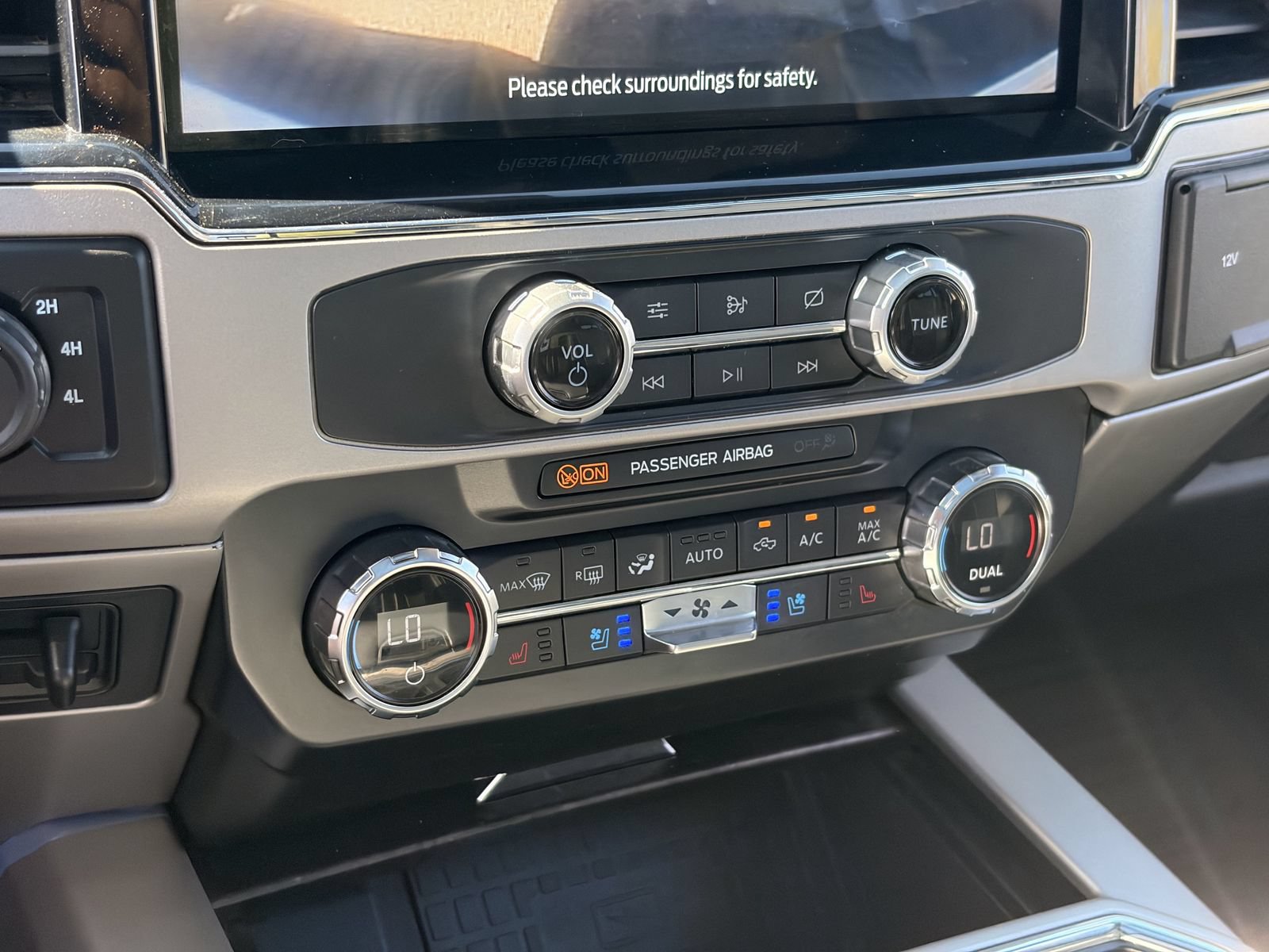 Certified 2022 Ford F250 Lariat w/ Lariat Ultimate Package AWD/4WD image 23