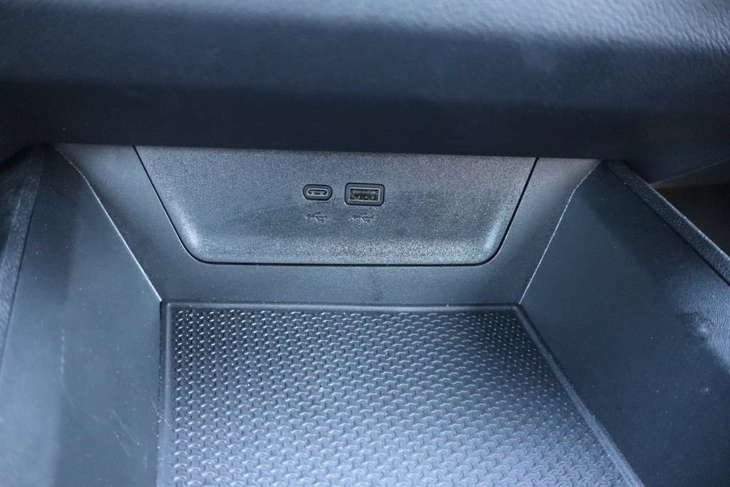 Used 2026 Chevrolet Equinox LT w/ Safety and Technology Package FWD image 17