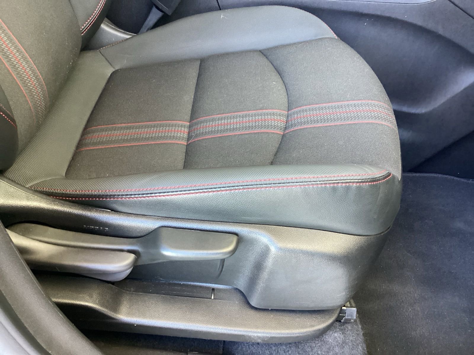 Used 2022 Chevrolet Equinox RS image 18