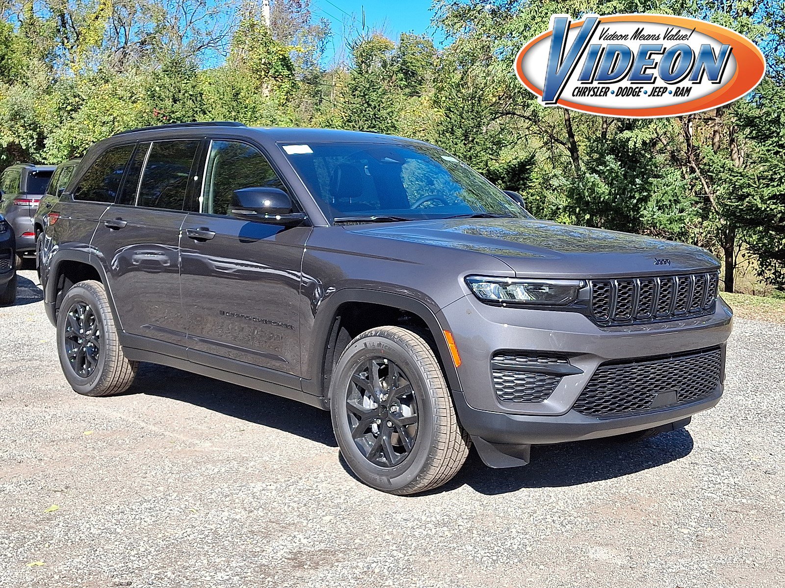 New 2025 Jeep Grand Cherokee Altitude