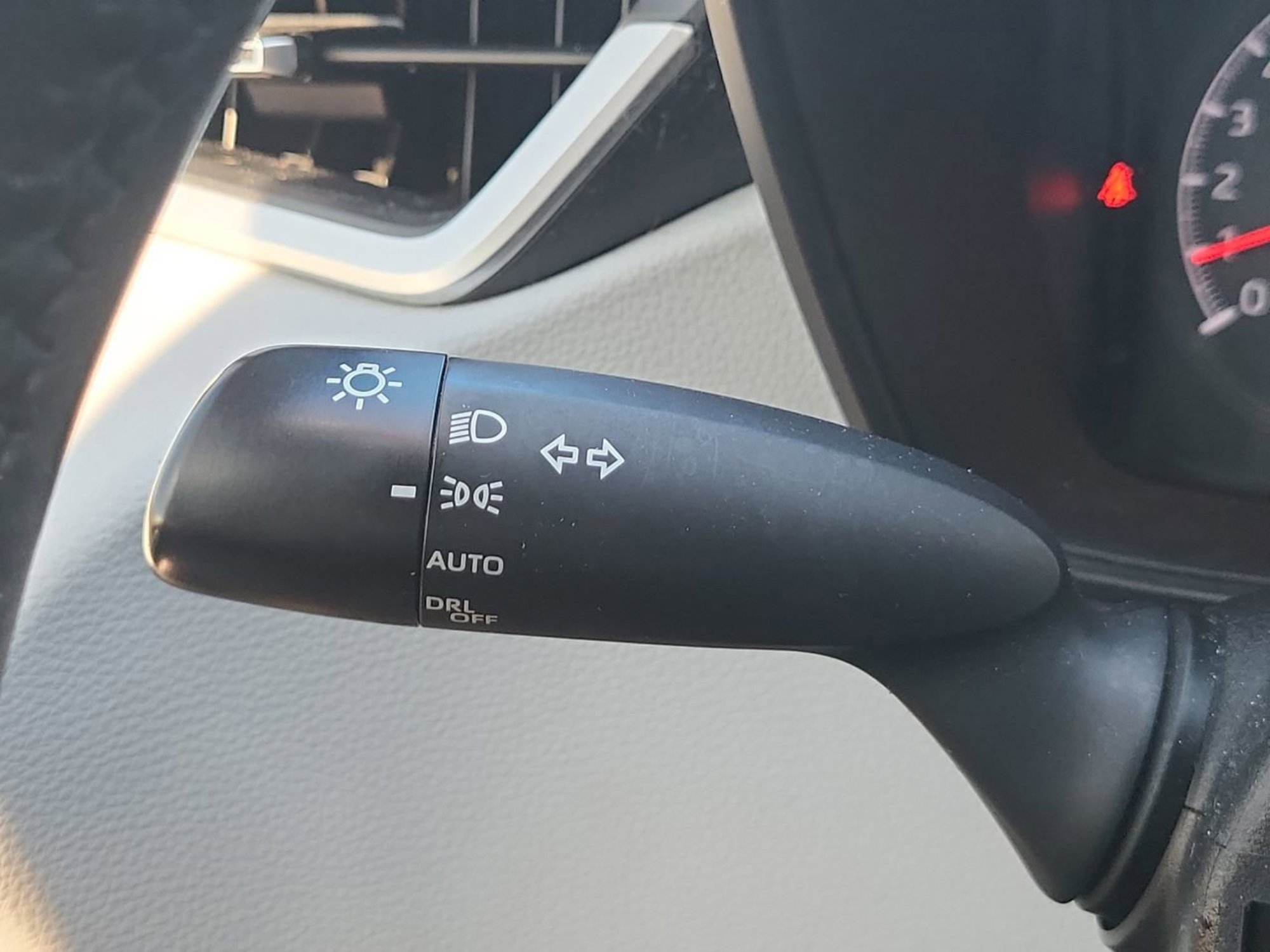 Used 2020 Toyota Corolla SE image 23