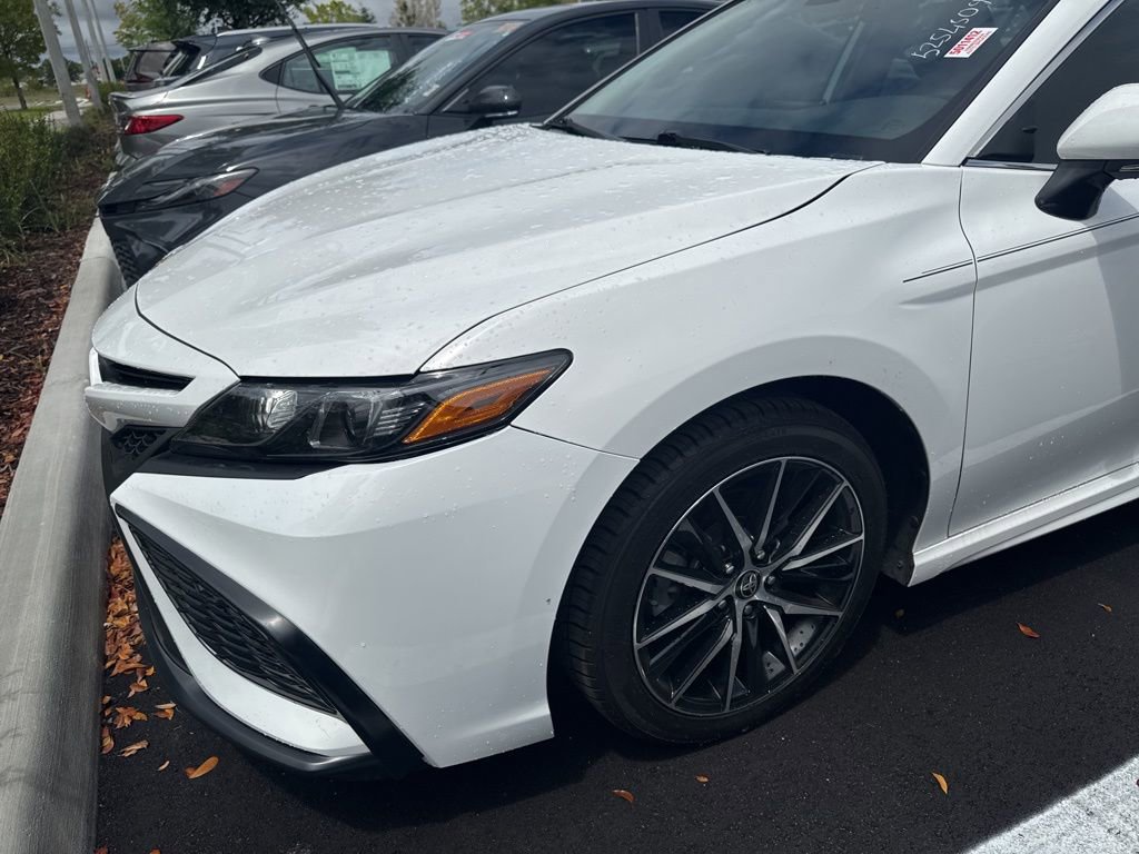 Used 2024 Toyota Camry SE FWD image 9