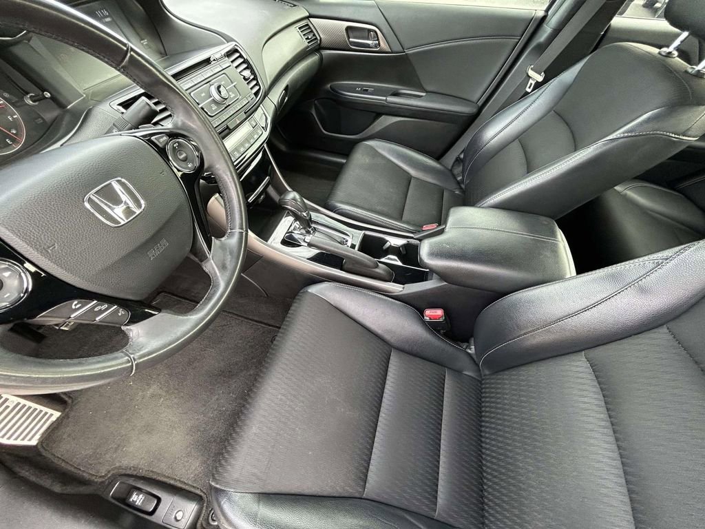 Used 2016 Honda Accord Sport image 10