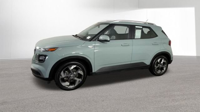Used 2025 Hyundai Venue SEL FWD image 5