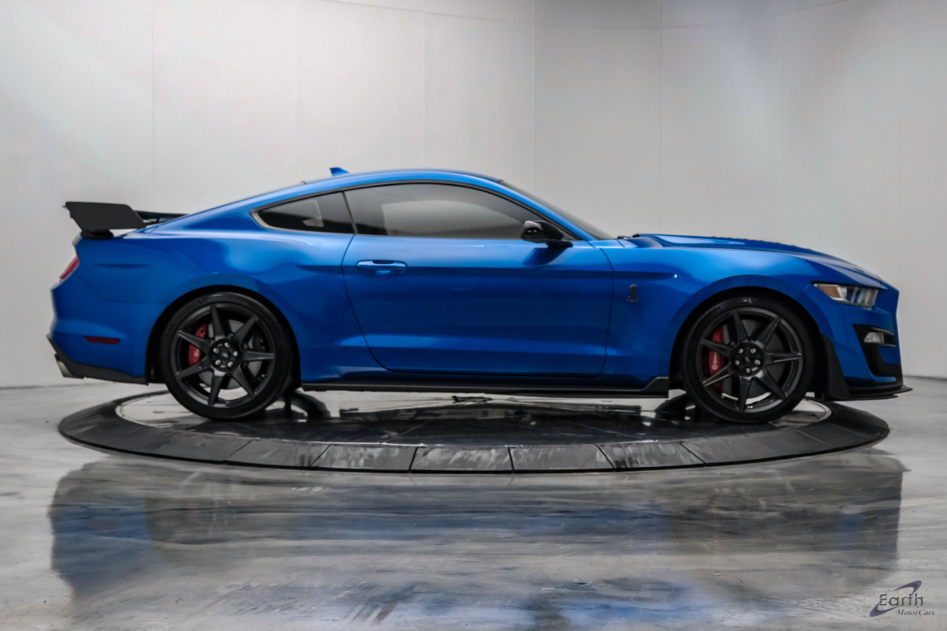Used 2021 Ford Mustang Shelby GT500 w/ Carbon Fiber Track Pack RWD image 24