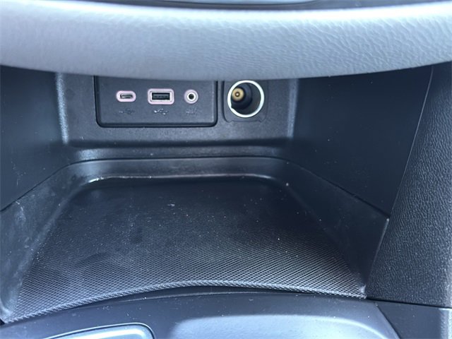 Used 2020 Chevrolet Equinox LS w/ LS Convenience Package image 24