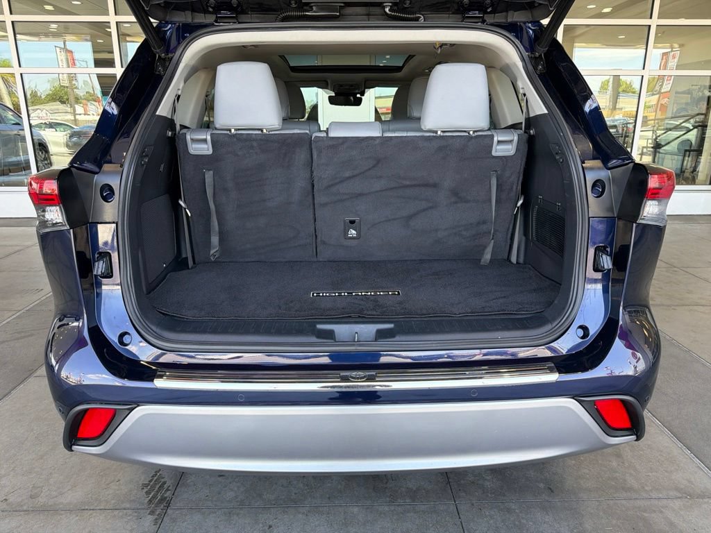 Used 2022 Toyota Highlander Platinum AWD/4WD image 15