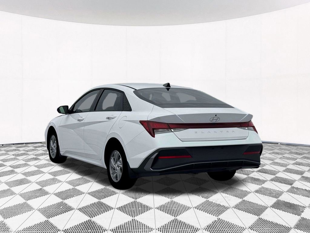 New 2026 Hyundai Elantra SE image 8