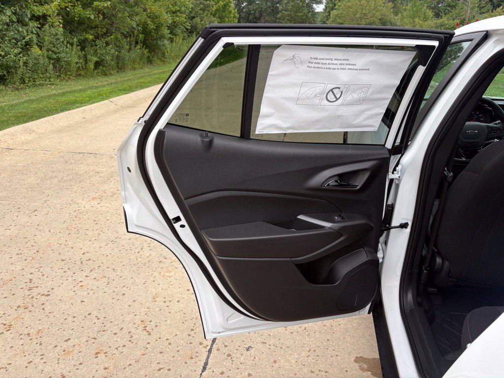 New 2026 Chevrolet Trax RS w/ Sunroof Package FWD image 36