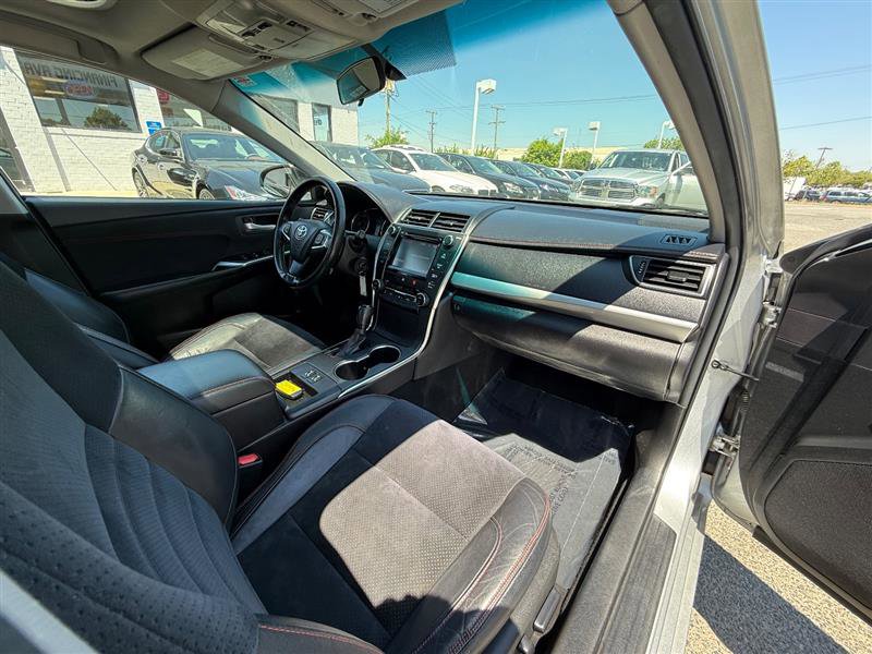 Used 2016 Toyota Camry XSE w/ Moonroof Package FWD image 27