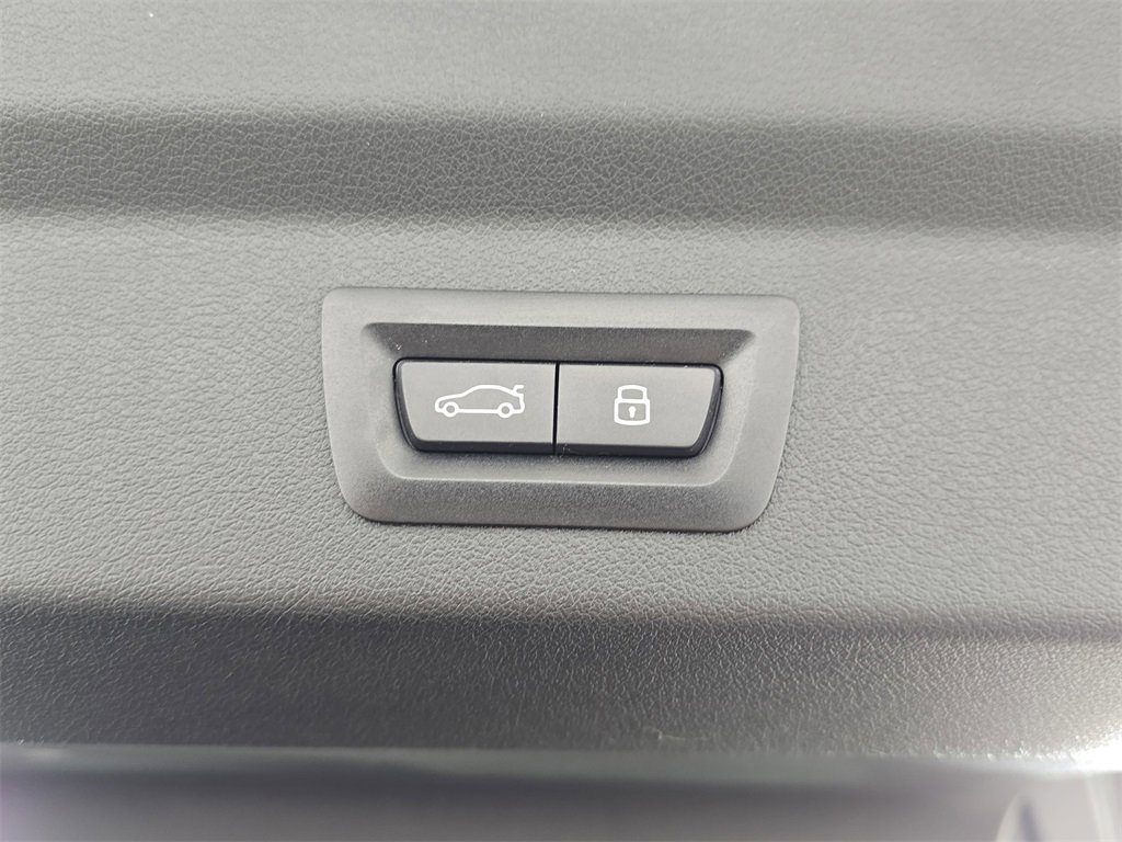 Certified 2025 BMW X2 xDrive28i image 13