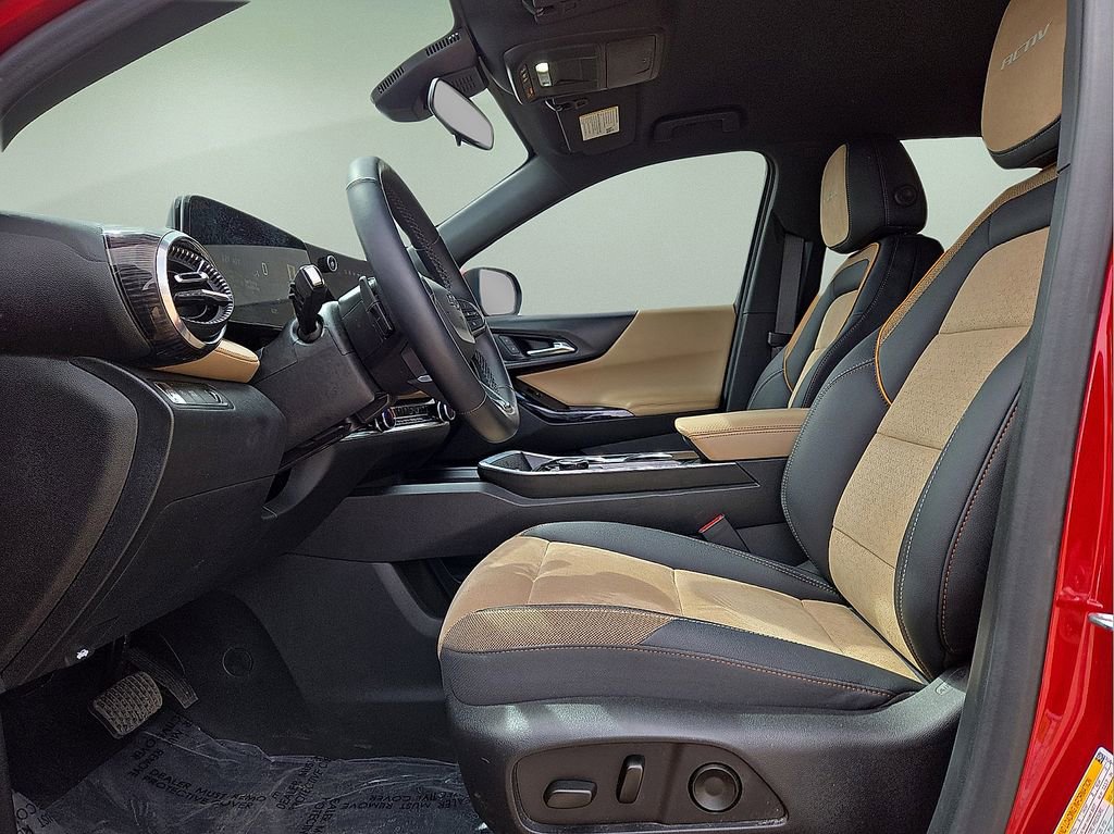 Used 2025 Chevrolet Equinox ACTIV w/ Convenience Package III image 24