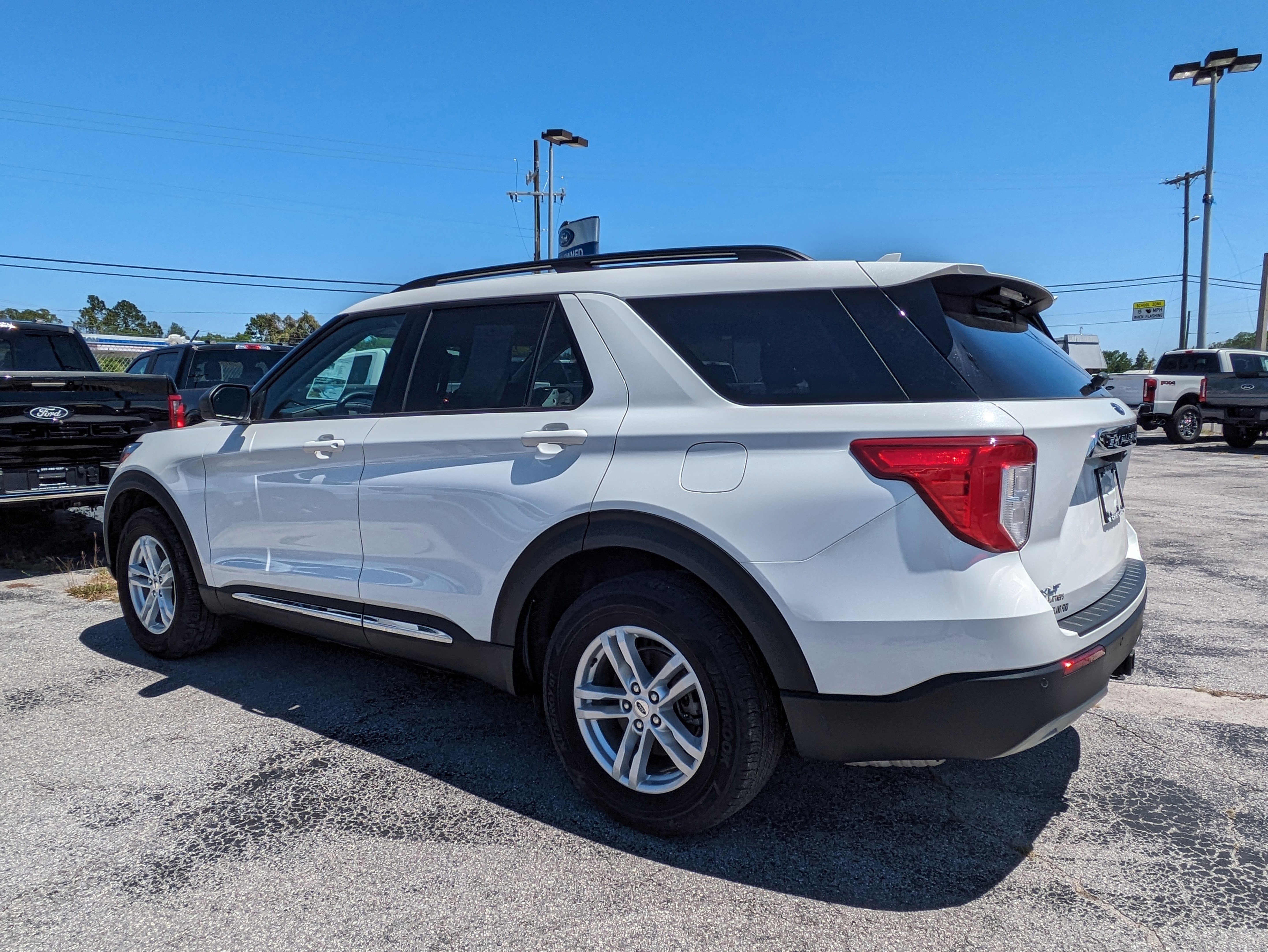 Certified 2021 Ford Explorer XLT w/ Equipment Group 202A AWD/4WD image 6