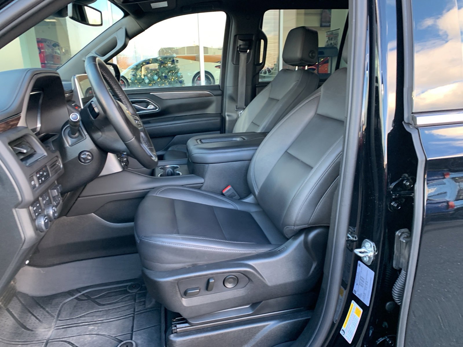 Used 2023 Chevrolet Tahoe LT w/ LT Signature Package image 20