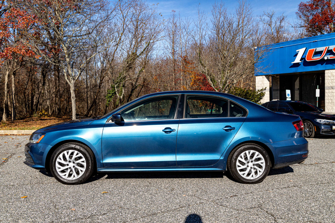 Used 2017 Volkswagen Jetta S image 3