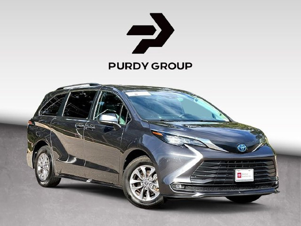 Used 2025 Toyota Sienna XLE