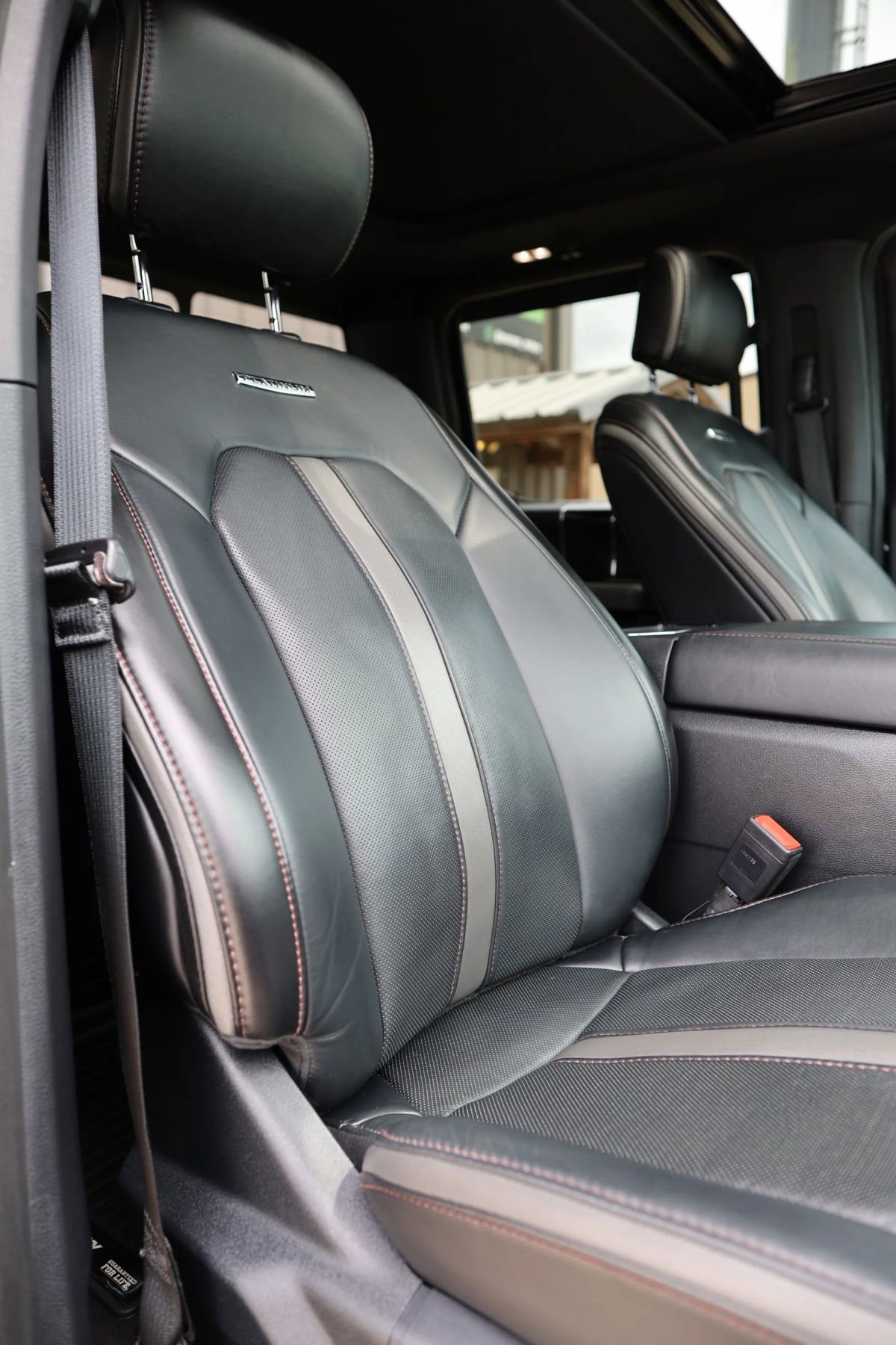 Used 2021 Ford F350 Platinum w/ FX4 Off-Road Package image 45