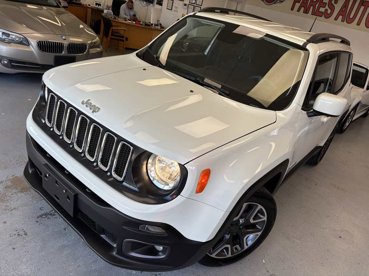 Used 2018 Jeep Renegade Latitude FWD image 9