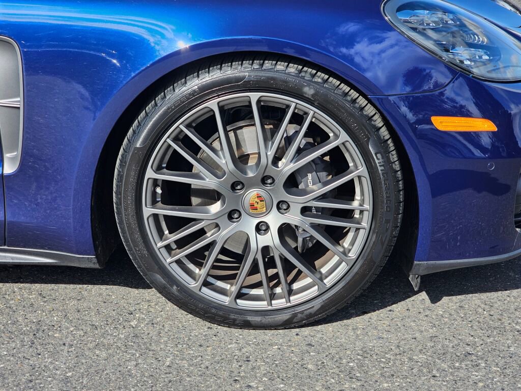 Used 2022 Porsche Panamera 4 Platinum Edition w/ Assistance Package image 9