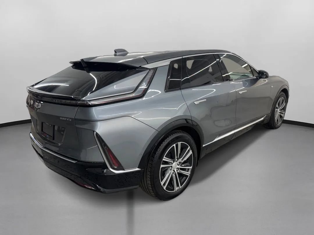 Used 2023 Cadillac Lyriq AWD image 10