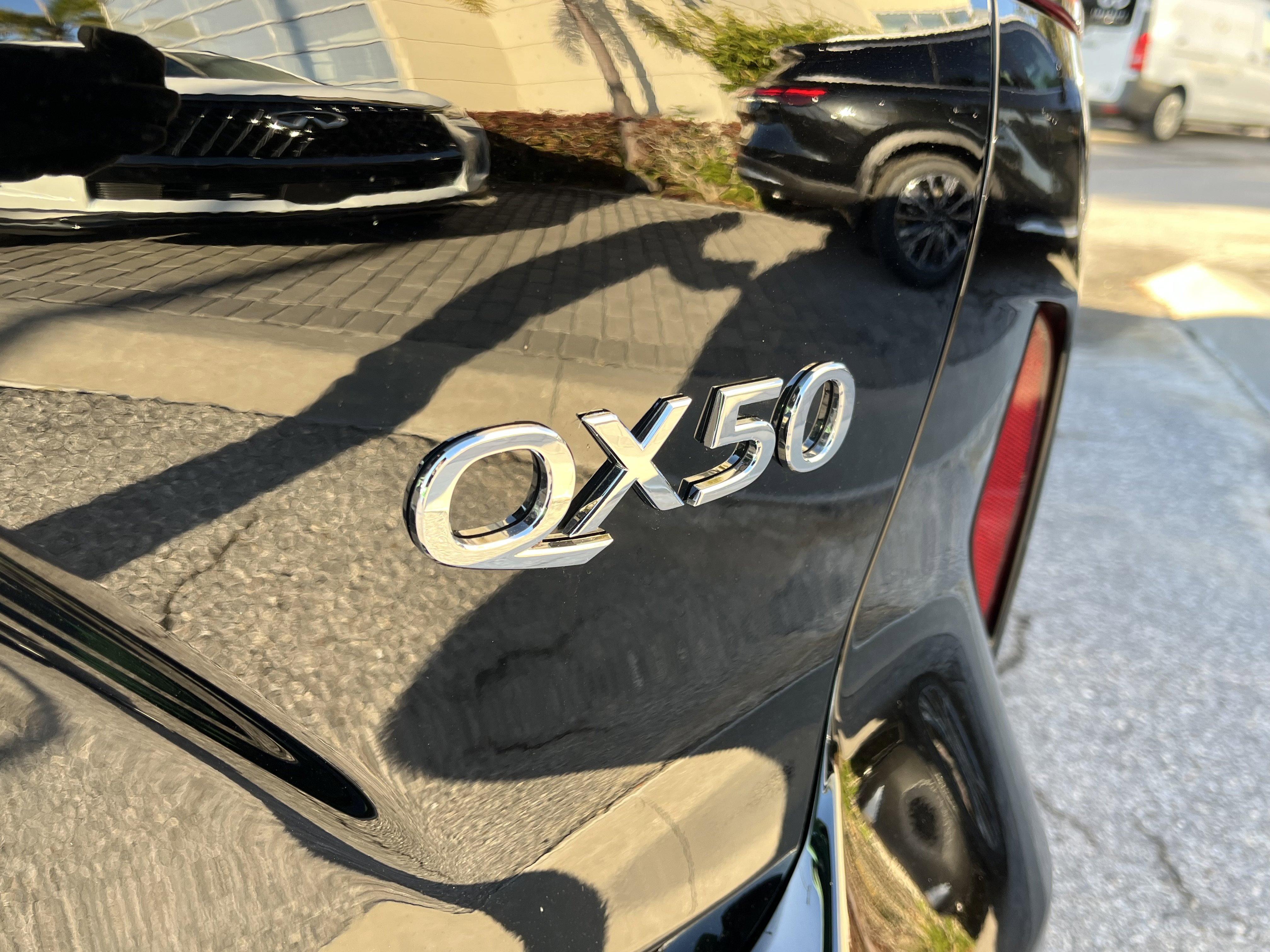 Certified 2025 INFINITI QX50 Luxe image 5