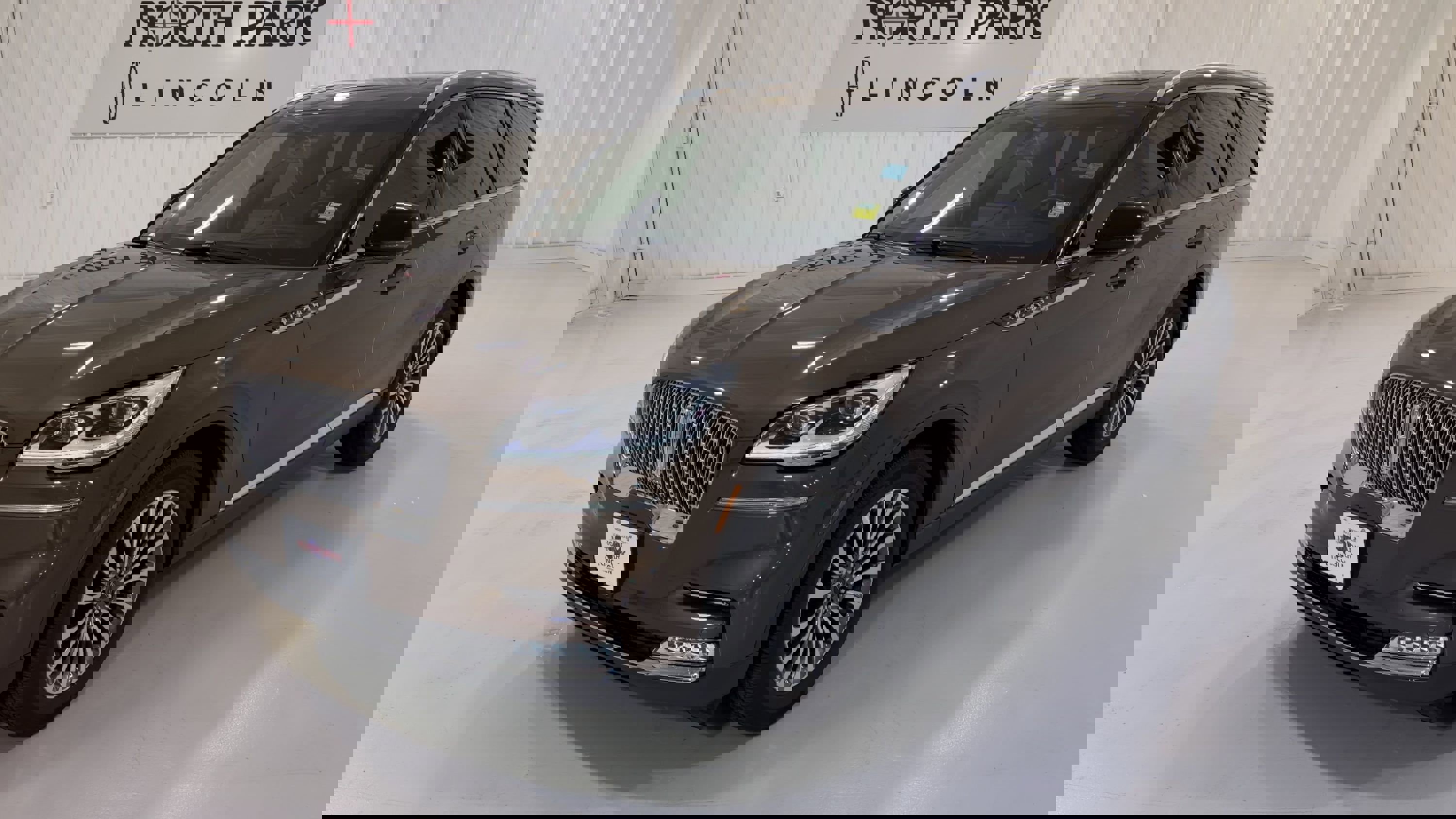 Used 2022 Lincoln Aviator Reserve w/ Equipment Group 201A image 5