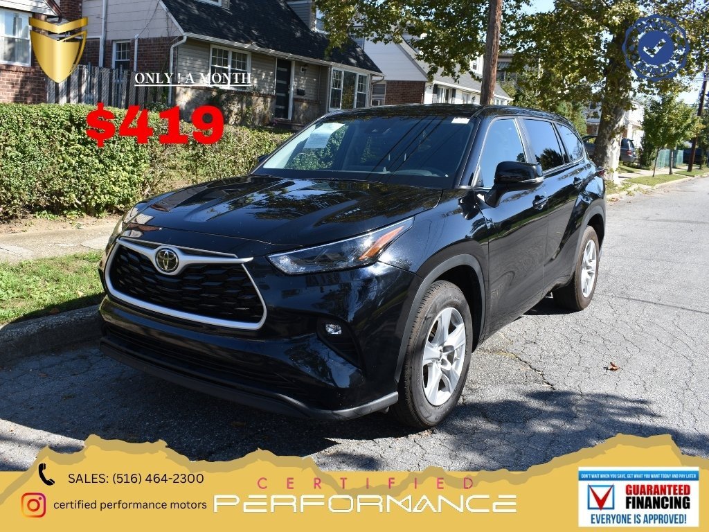 Used 2024 Toyota Highlander LE image 1