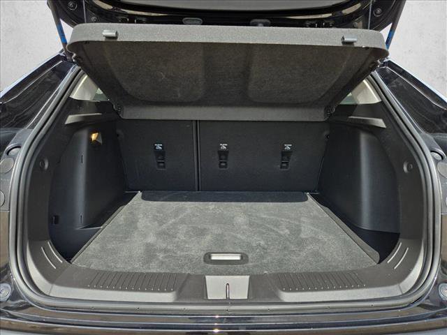 Used 2025 Chevrolet Trax LT w/ Sunroof Package image 6