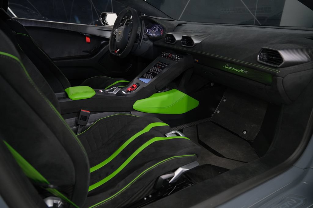 Used 2023 Lamborghini Huracan STO RWD image 36
