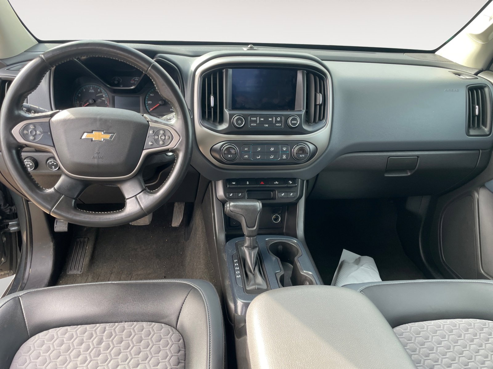 Used 2015 Chevrolet Colorado Z71 AWD/4WD image 10