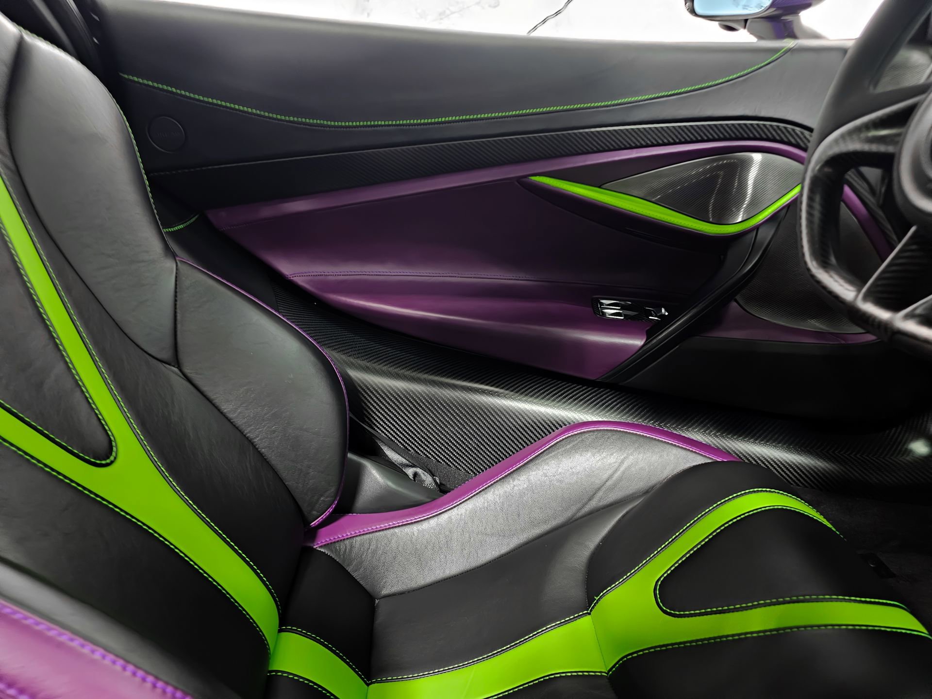 Used 2019 McLaren 720S RWD image 39