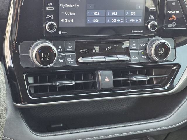 Used 2022 Toyota Highlander L FWD image 22
