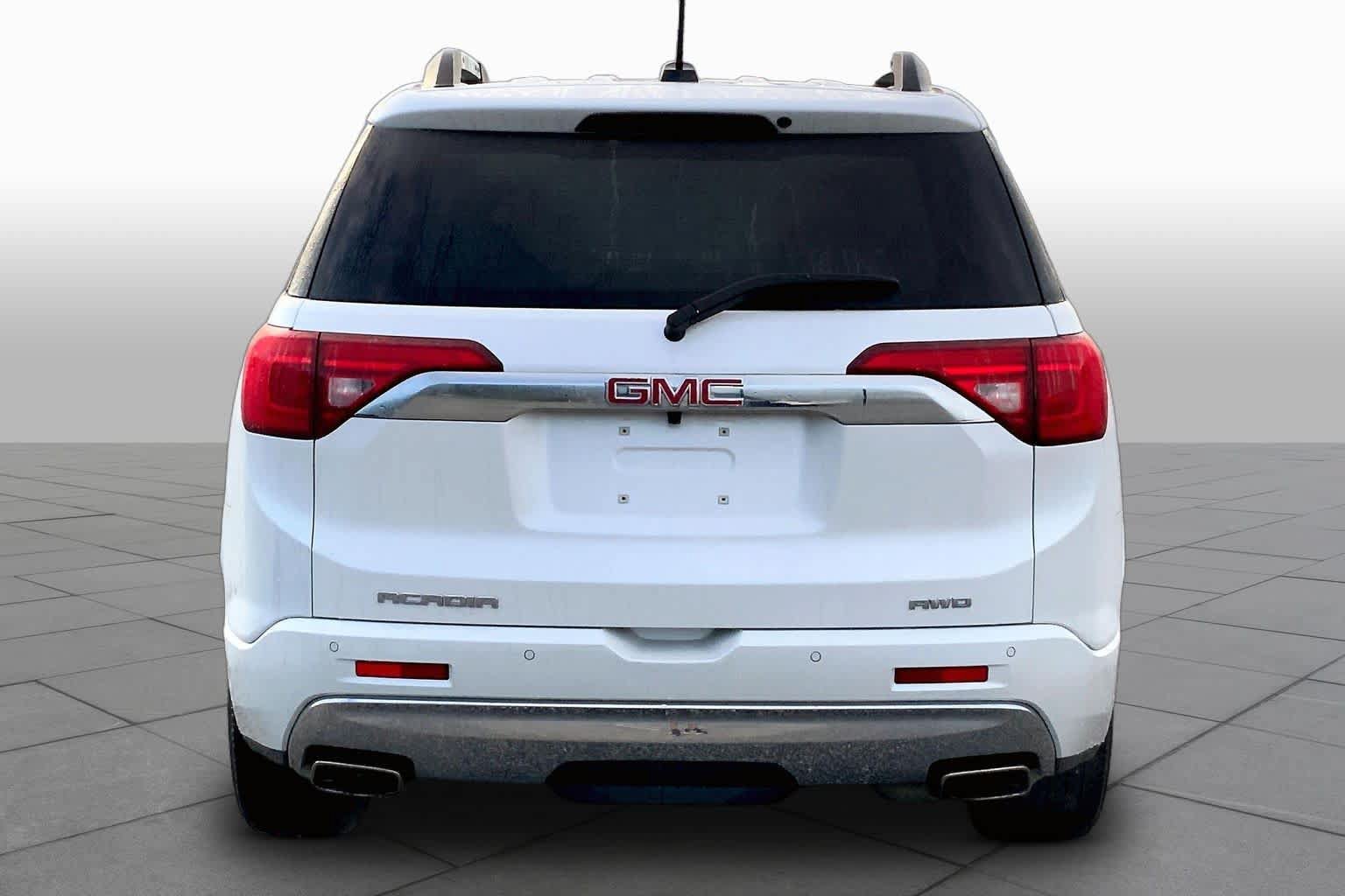 Used 2019 GMC Acadia Denali w/ Technology Package AWD/4WD image 5