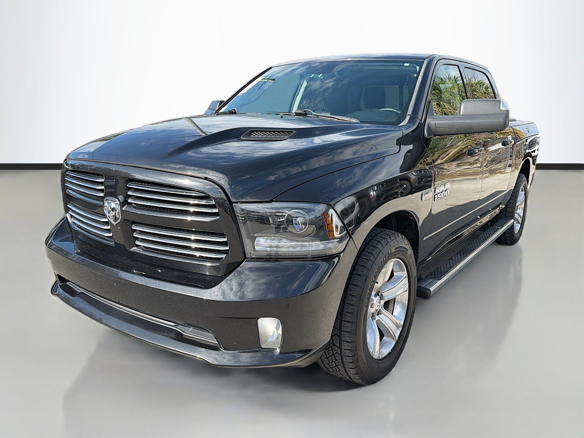 Used 2015 RAM 1500 Sport image 7