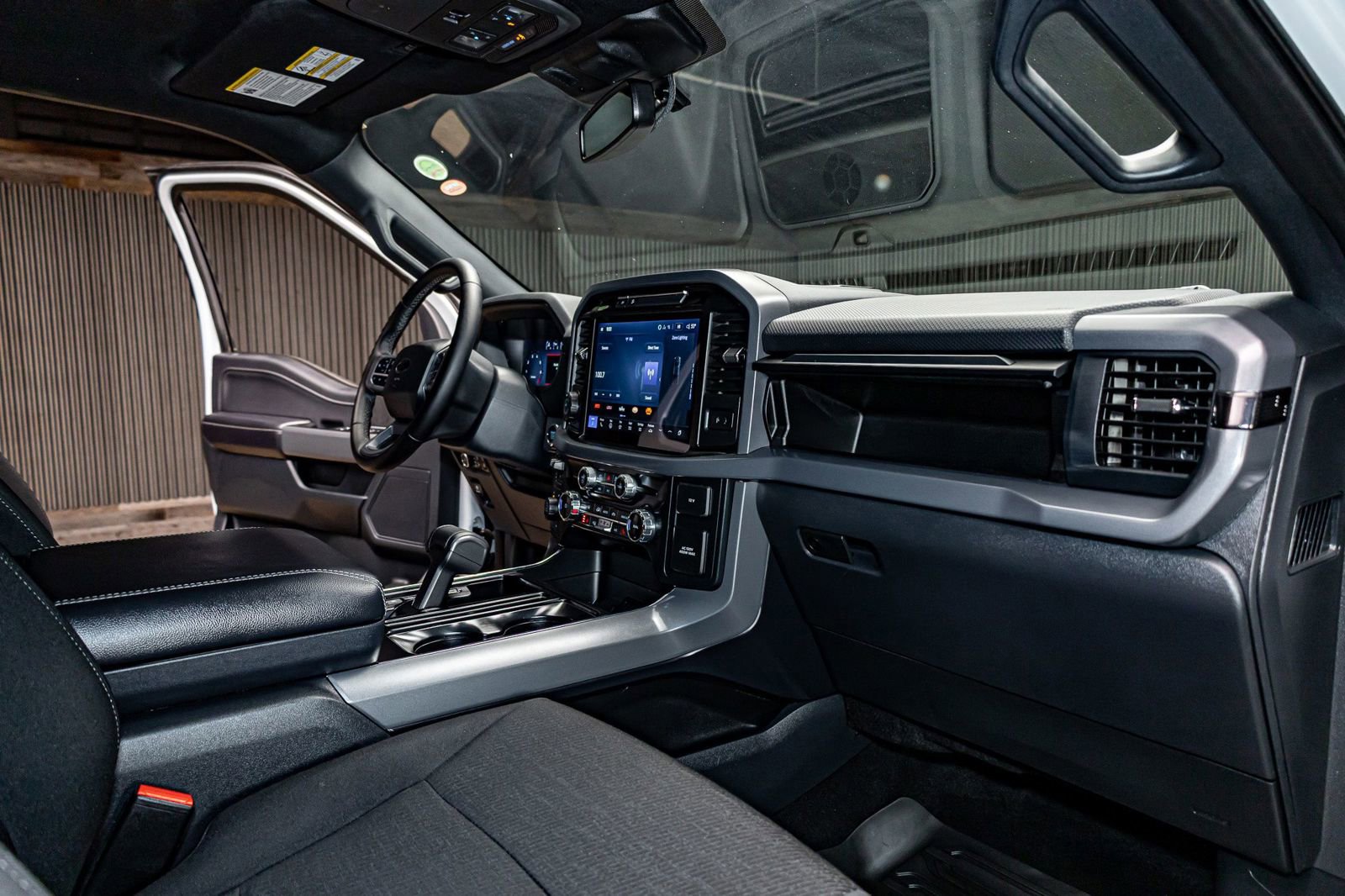 Used 2025 Ford F150 XLT w/ Equipment Group 302A MID image 19