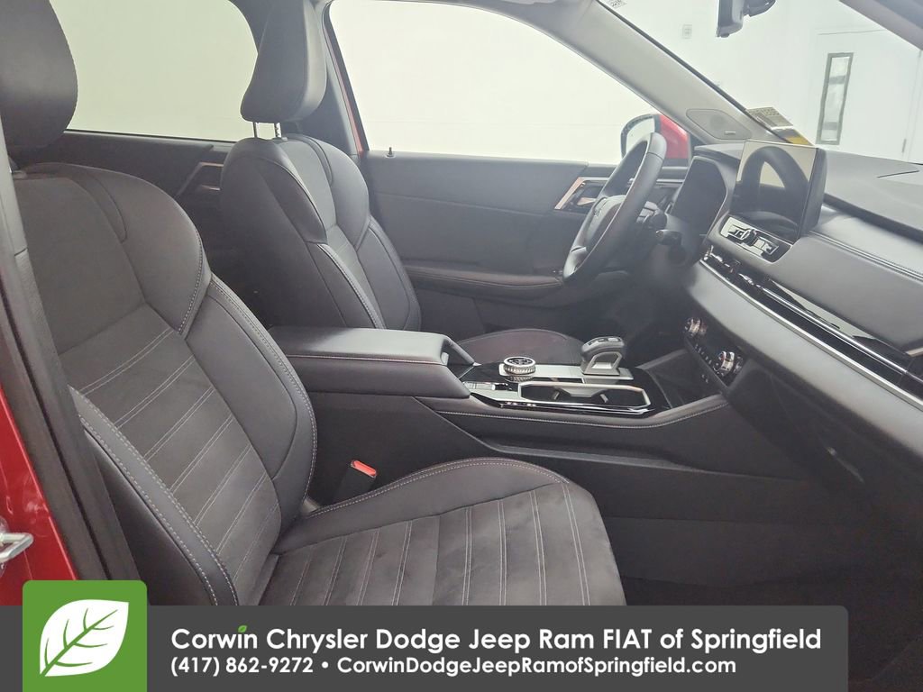 Used 2025 Mitsubishi Outlander SE image 32