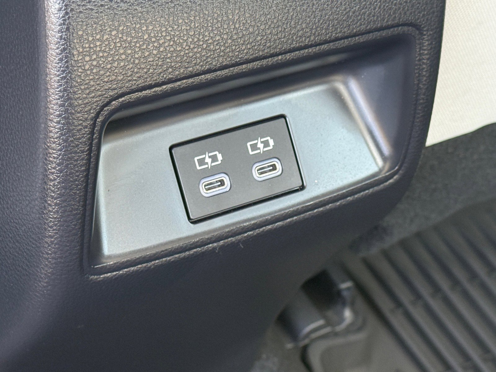 Used 2025 Toyota Corolla LE image 24