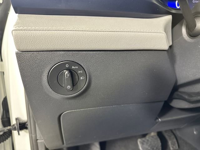 Used 2024 Volkswagen Taos SE image 20