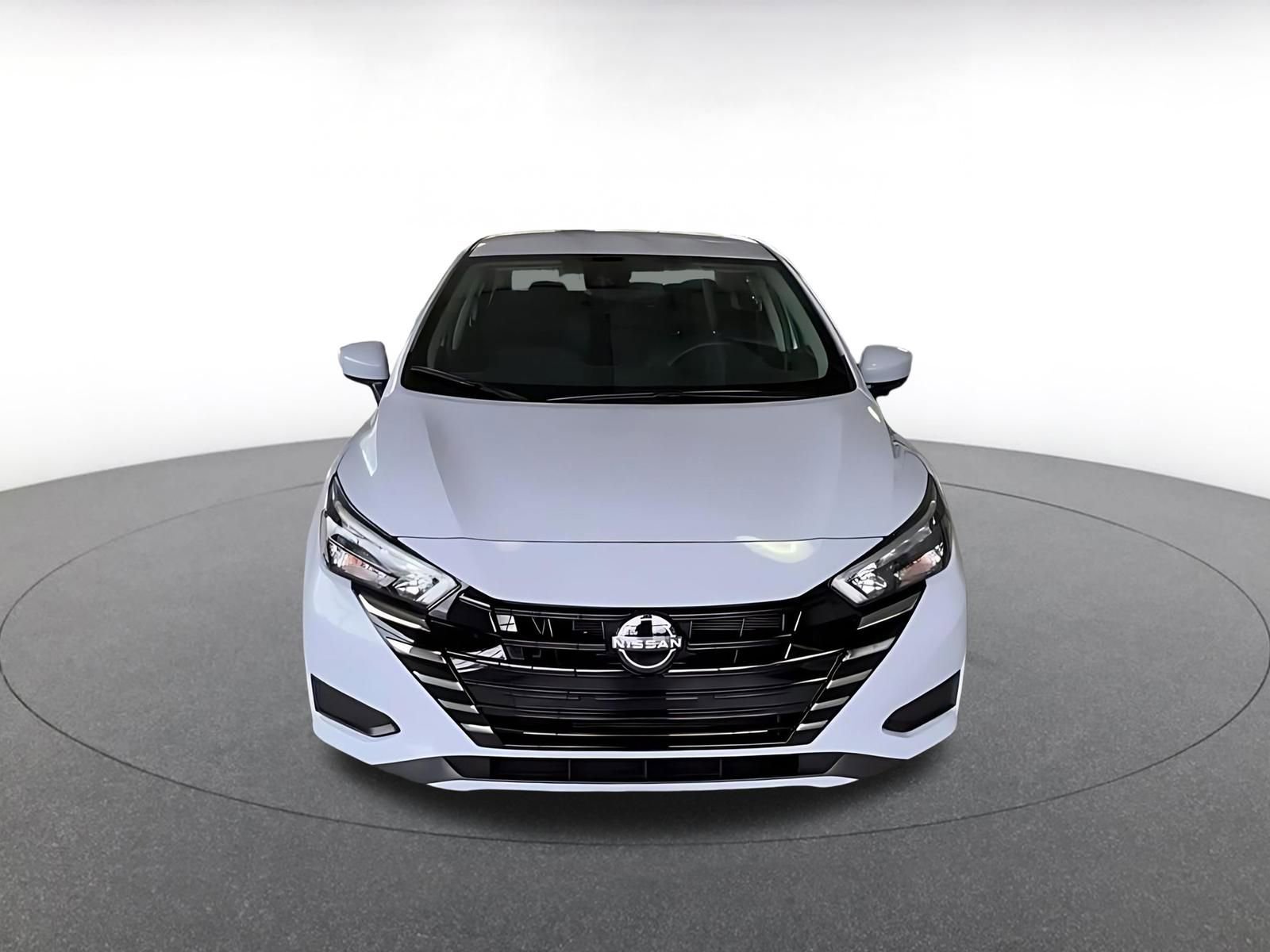 Used 2025 Nissan Versa SV image 5