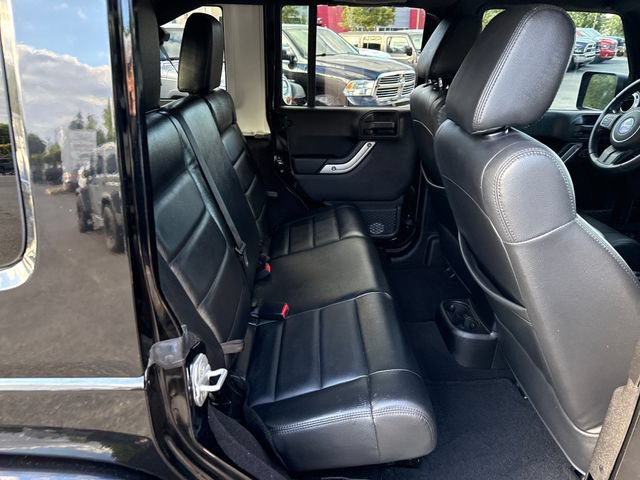 Used 2012 Jeep Wrangler Unlimited Sahara AWD/4WD image 10